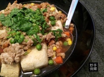 step4: 放入鍋子隔水大火加熱十分鐘~取出前放入切碎的香菜悶一下即可