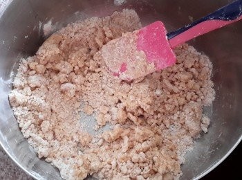 step2: 將花生粉，糖霜及麵粉拌勻