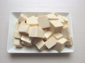 step2: 豆腐切丁