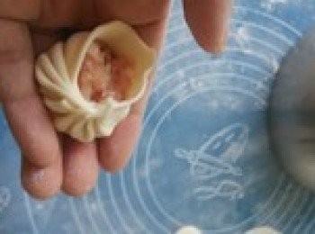 step9: 包這個比較難發，15個褶子以上合格。