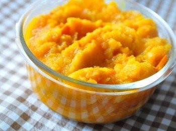 step2: 再將蒸的鬆軟的南瓜稍稍壓成泥