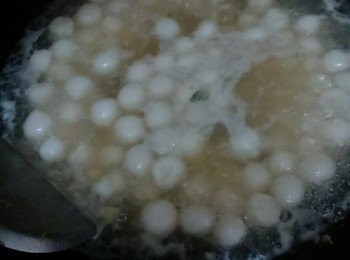 step9: 將火較大，煮至湯圓浮起