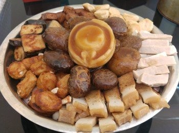 step3: 鋪<span class="group_3">頂層</span>齋什肉,冬菇和鮑魚,鮑魚面可加少許煮冬菇的茨汁。