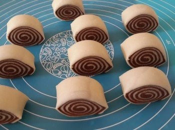 step8: 再用刮刀平均切成10份