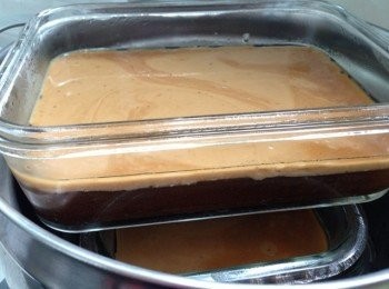 step8: 這是分層照片，白色是剛倒入的漿，五分鐘後就是紅色啦：）1500ml正好做三大盒。放冰箱慢慢吃，三五天沒問題。