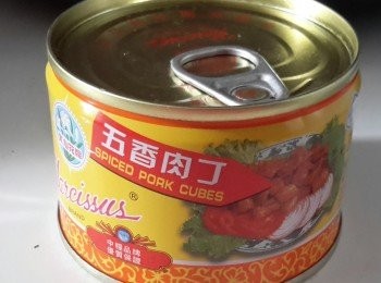 step1: 用一鍋水，下一茶匙匙，煮意粉，瀝乾水備用