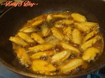 step7: 以慢火煮滾約六至七分鐘~