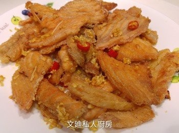 step4: 三文魚回鑊後可加點鹽即可。