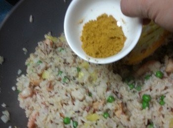 step21: 落1湯匙咖哩粉炒勻