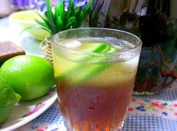 step2: 口味依個人喜好調整~檸檬汁滴慢慢加~冬瓜茶加太甜就加冰塊~簡單煮~健康吃~