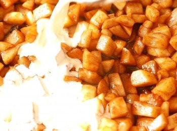 step9: 下淡忌廉，炒至醬汁變得濃稠。