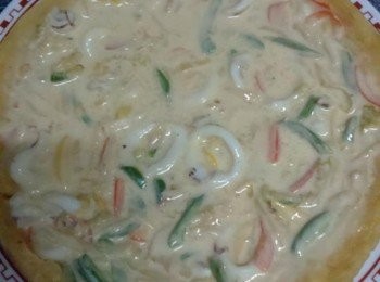 step12: 開蓋將煎佐一面的餅輕輕倒入碟中