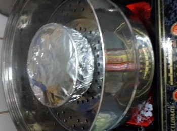 step12: 用錫紙包住，防止倒汗水、蒸鍋加大量水煮滾、隔水蒸2-2.5小時即可