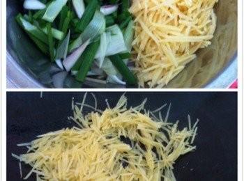 step1: 講青蔥洗淨切條或切粒都可以，馬鈴薯去皮刨絲待用。
取出鍋加入1匙食油，馬鈴薯絲下鍋慢火炒約3分鐘。