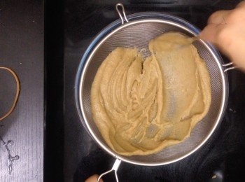 step3: 再逐少過篩成幼滑的栗蓉