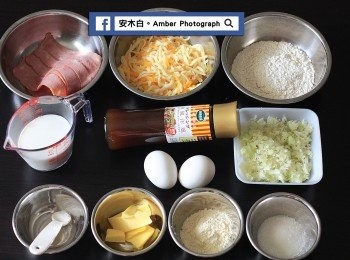 step1: 準備<span class="group_1">食材</span>。高麗菜絲，洗淨瀝乾。中筋麵粉，過篩備用。