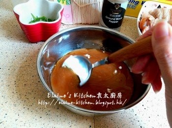 step8: 期間將<span class="group_3">調味料</span>放入碗內 , 加100ml水拌勻備用