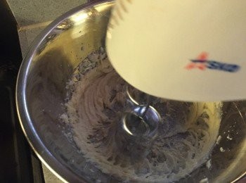 step3: 加入蜜糖後再繼續打勻