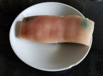 step4: 用薑片黃酒出水