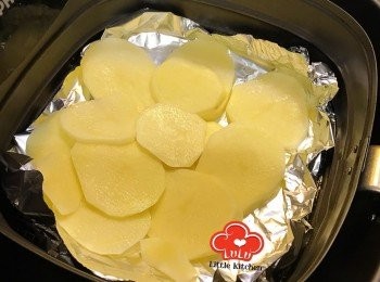 step7: 用氣炸鍋160度16分鐘 + 180度12分鐘炸薯片