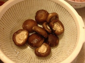 step1: 冬菇洗淨去蒂