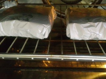 step2: 再將另一片吐司蓋上用鋁箔紙包好放入烤箱烤約15分左右即可喔 一般沒有上下火的烤箱就可以用了