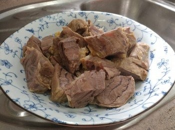 step2: 撈起沖淨， 切成小件