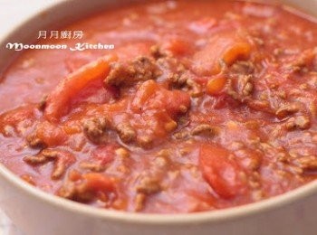 step5: 下牛肉兜勻至熟，埋芡即成。