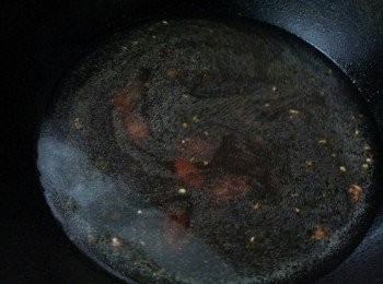 step8: 加入二碗水煮滾