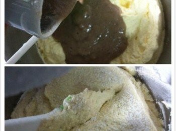 step3: 加入熟的香蕉泥，攪拌均勻
然後篩入自發粉，利用橡皮刀攪拌均勻，但切勿攪拌過度