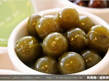 step8: 黑木耳QQ圓有鮮奶、抹茶、起司、黑糖、咖啡及可可六種口味。除單吃品味之外，也可將黑木耳QQ圓當成粉圓來玩味，更可與鮮奶、豆漿、紅茶等飲品結合，滿足味蕾上不同滋味享受。