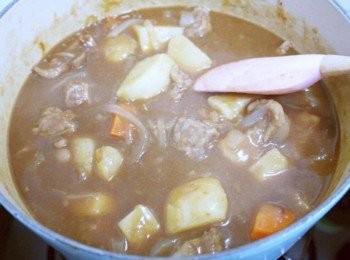step8: 接著開小火煮5分鐘即完成囉:)