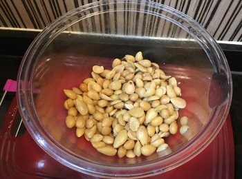 step2: 如果想奶色白，可以以剝皮。