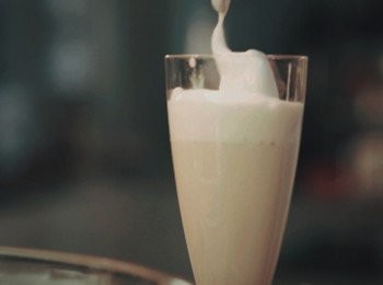 step6: 而剩餘已煮好既蛋奶酒待涼放入雪櫃冷藏可保存1星期