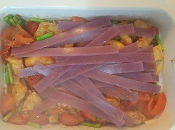 step4: 加入紫薯粉煮滾後，蓋上蓋子。