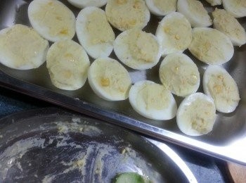 step10: 將粟米薯蓉釀入雞蛋內即可