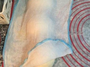 step7: 滾圓後蓋保鮮膜或濕布靜置10分鐘做鬆弛。