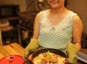 step8: 燉這樣滿滿一鍋，放涼時，可以分成好幾包新鮮冷凍起來，不管要帶便當或是用餐時使用都很方便喔