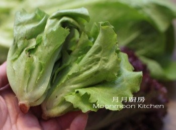 step2: 起鑊，爆香蒜茸。