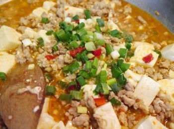 step5: *灑上蔥花，辣椒。