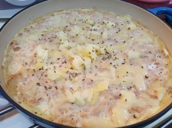 step12: 拿出放上Mozzarella芝士碎。