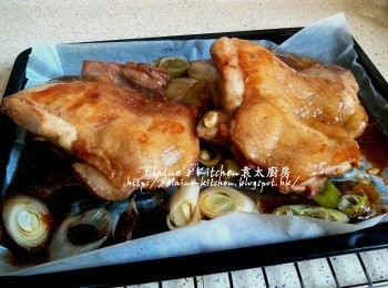 step11: 焗20分鐘後將錫紙取走 , 將<a href="https://bit.ly/2ZxapeY" target="_blank" data-keyword="雞扒" class="guide-link"><strong>雞扒</strong></a> <span style="display:inline-block;vertical-align:middle;margin-top:-3px;color:initial;border-radius:3px;padding:2px 3px;font-size:12px;line-height:14px;background:#87d300;color:#fff;">即買</span> 反轉(雞皮向上)