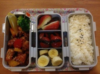 step4: 想吃酸一點可以在搭配一點檸檬喔。