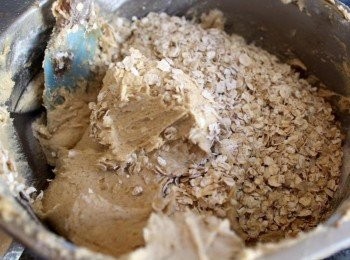 step5: 拌入燕麥及肉桂粉