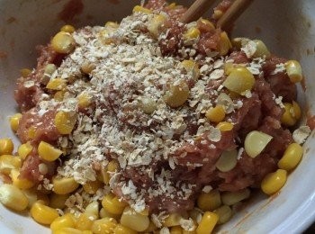 step3: 再加入燕麥片及芫荽碎攪均