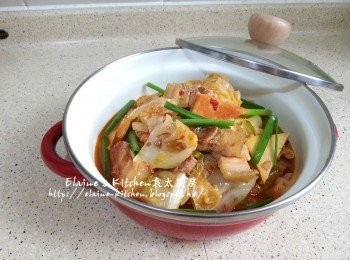 step6: 將材料放入細煲內 , 放上青蔥段即可