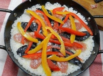 step6: 撒上紅黃椒絲