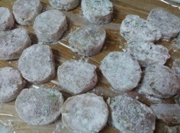 step11: 沾上麵粉 , 蛋液 , 麵包粉後再炸至金黃色即可