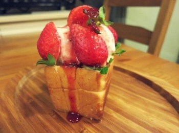 step11: 挖一球冰淇淋.水果裝飾