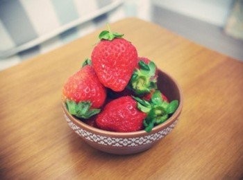 step1: 先將草莓洗乾淨^^